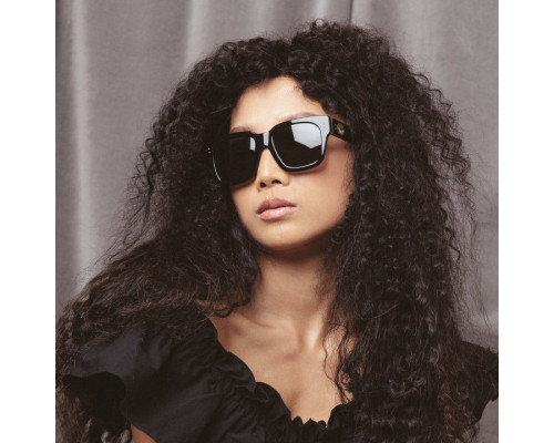 Zonnebril Linda Farrow De Amber