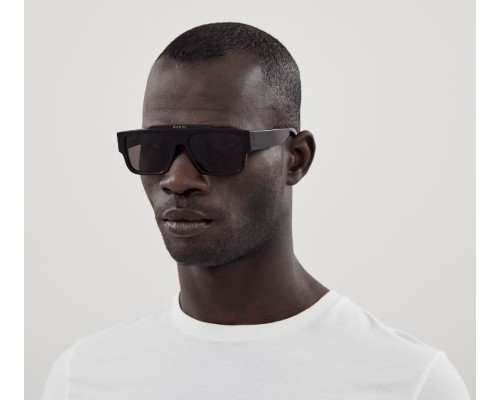 Lunettes de Soleil Gucci Lettering GG1460S