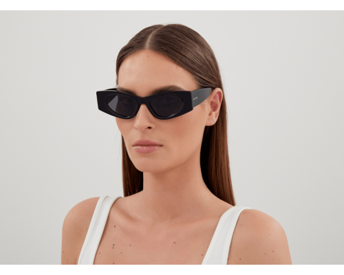 Azzedine Alaïa zonnebril met logo in letters AA0075S