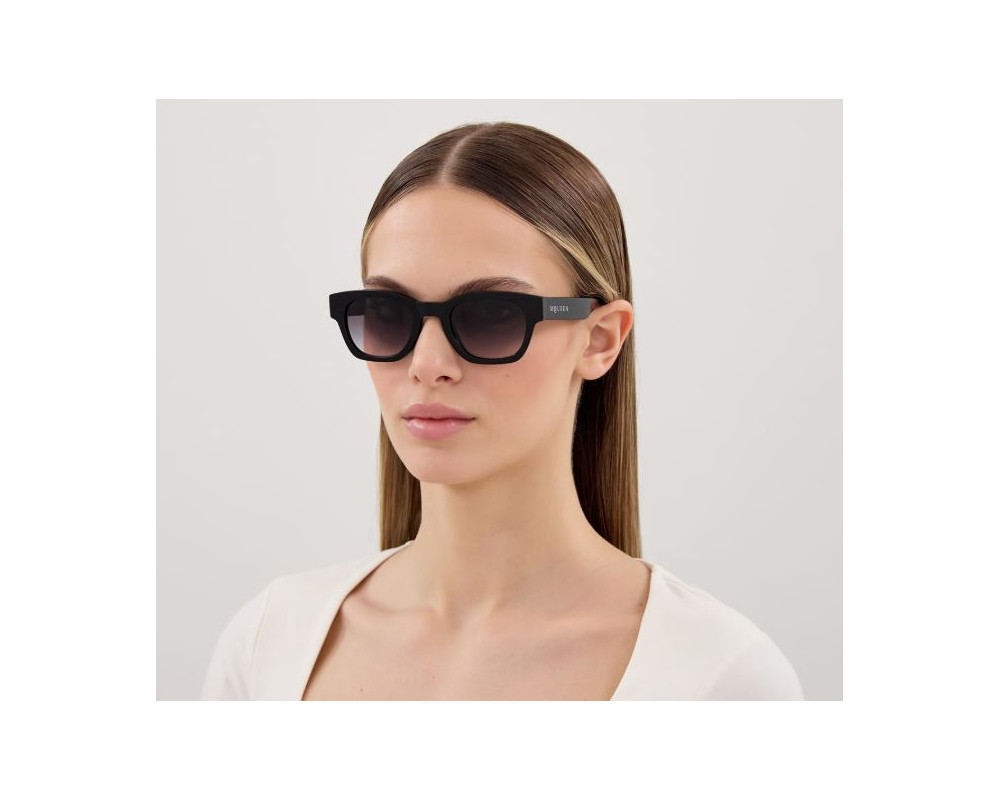 Alexander McQueen Zonnebril met Logo AM0530S