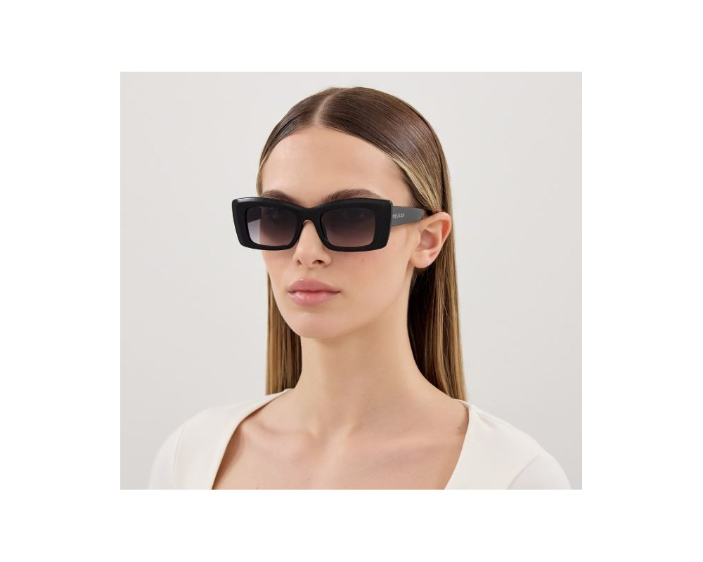 Lunettes de Soleil Alexander McQueen Logo AM0526S
